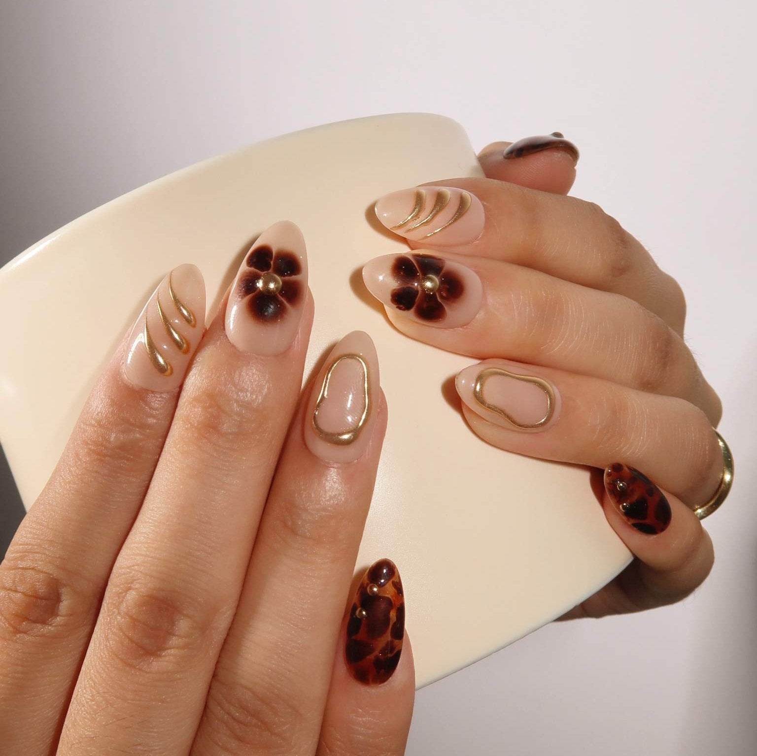 Amber Whisper – Almond Press On Nails