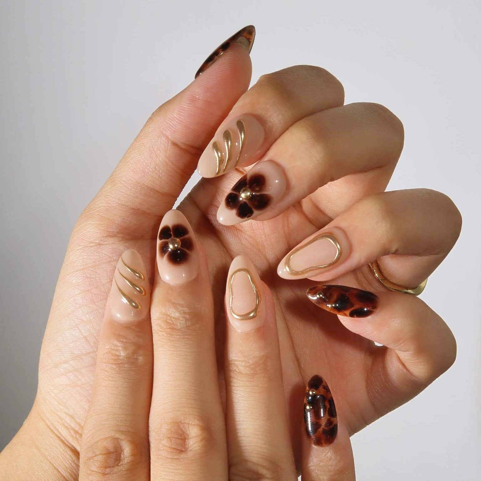 Amber Whisper – Almond Press On Nails