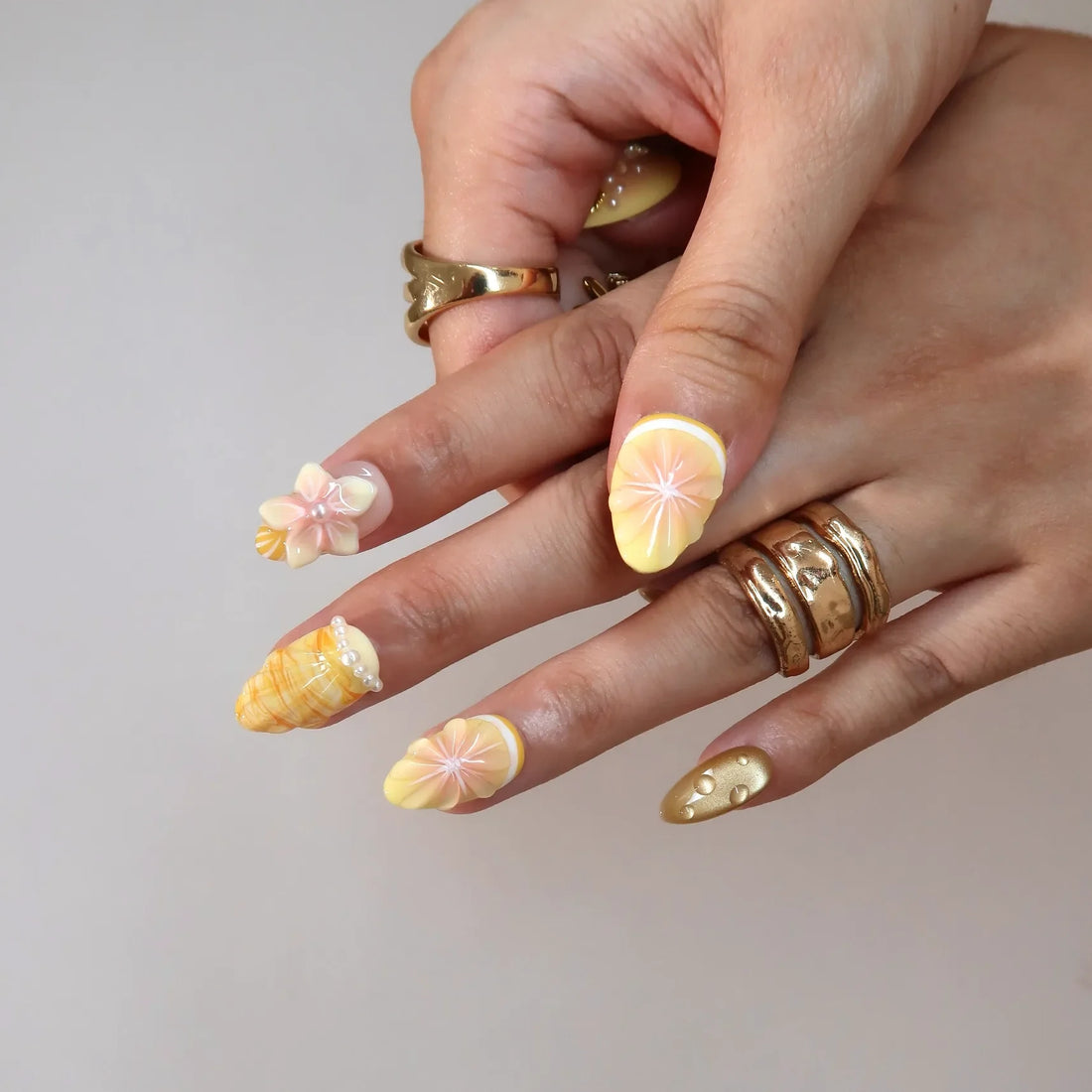 Beachy Babe – Short Almond Beach Press On Nails