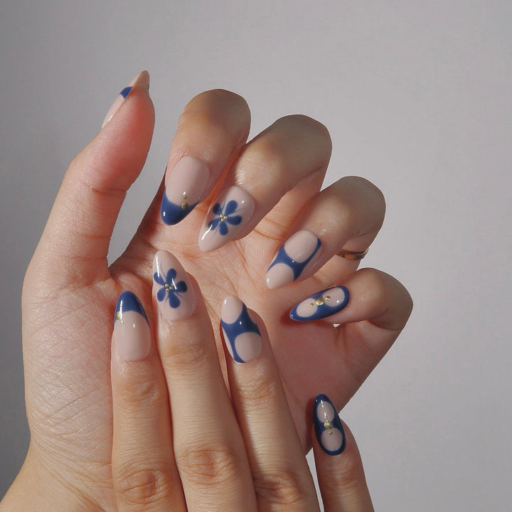 Blue Blue Rapture – Almond Press On Nails