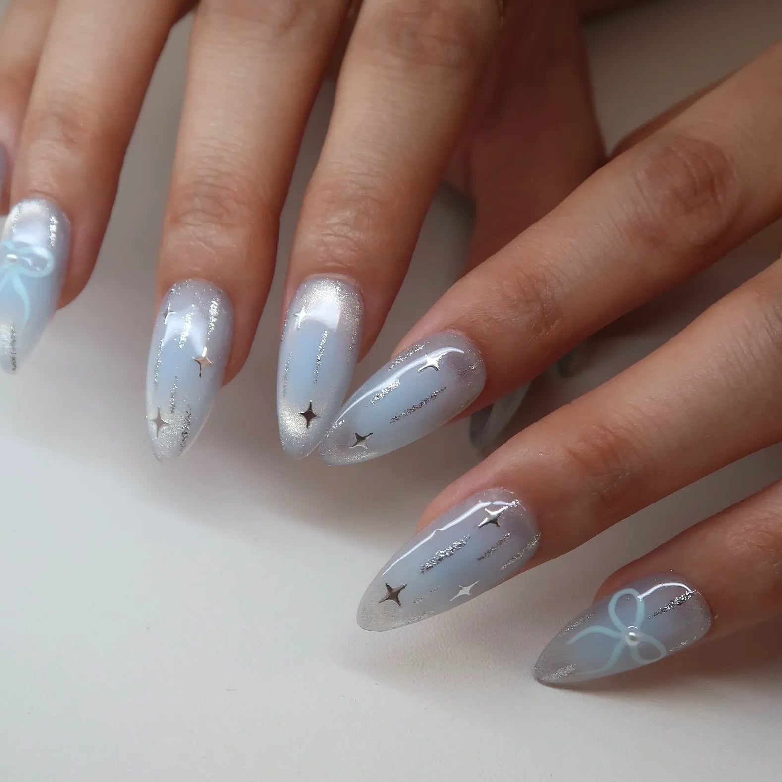 Bow-So-Chic Press-On Nails