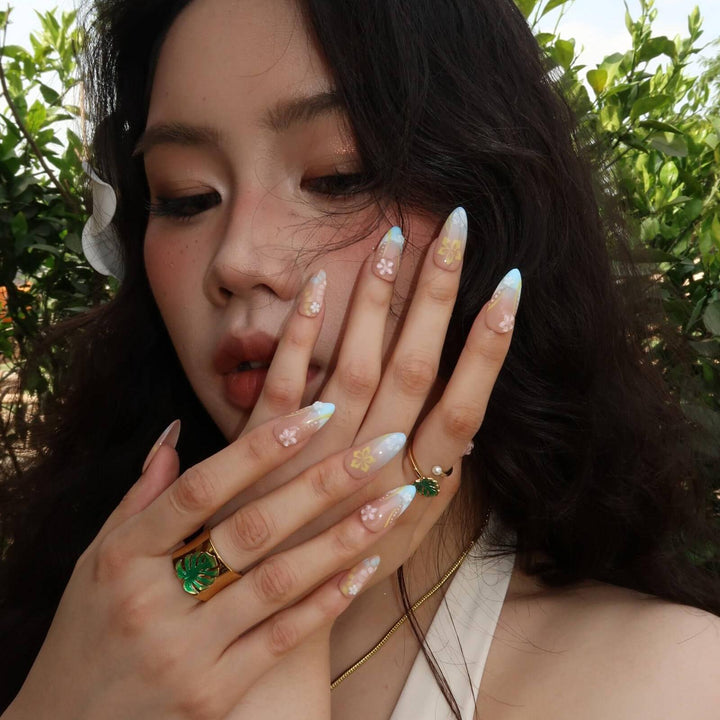 Flowerbomb – Almond Press On Nails