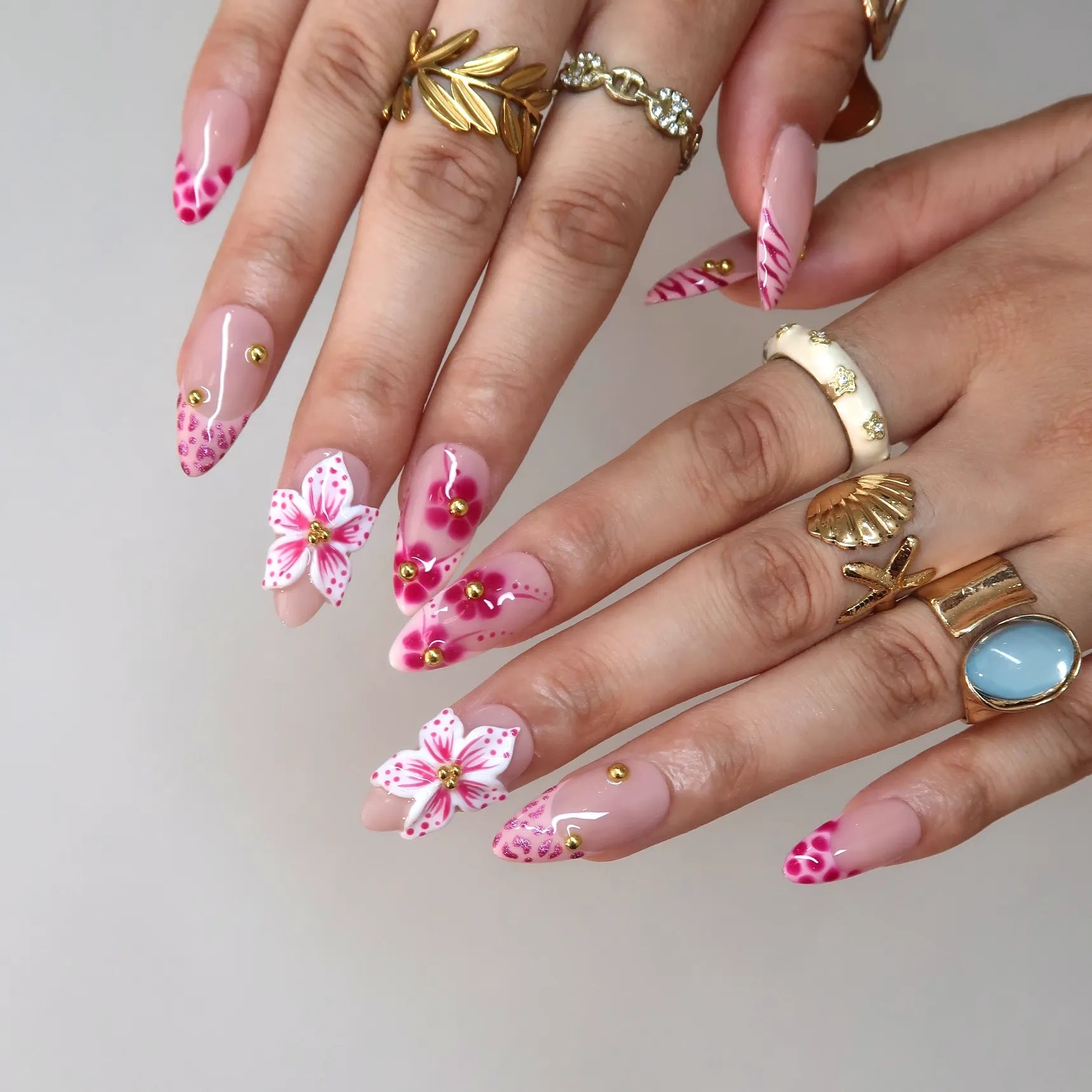 Going Wild – Medium Almond Animal Print Press On Nails