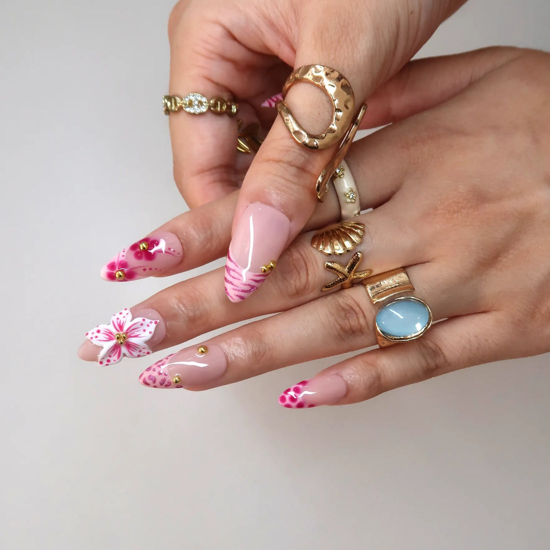 Going Wild – Medium Almond Animal Print Press On Nails