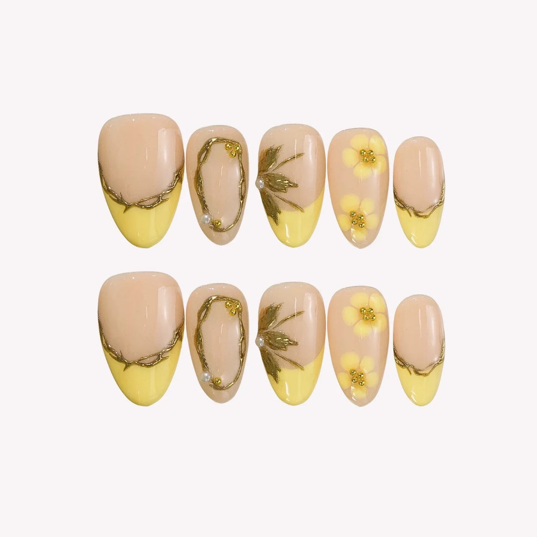 Golden Daisy – Short Almond Daisy Press On Nails