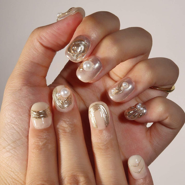 Gold Golden Days – Almond Press On Nails
