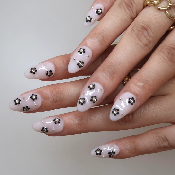 Grace Kiss Press-On Nails
