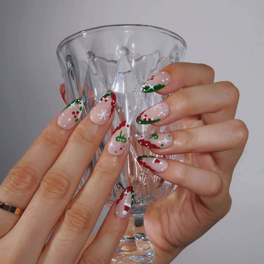 Holly Jolly Press-On Nails