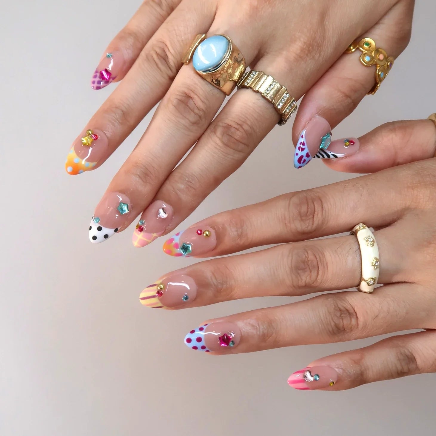 I'm Iconic – Short Almond Colorful Press On Nails