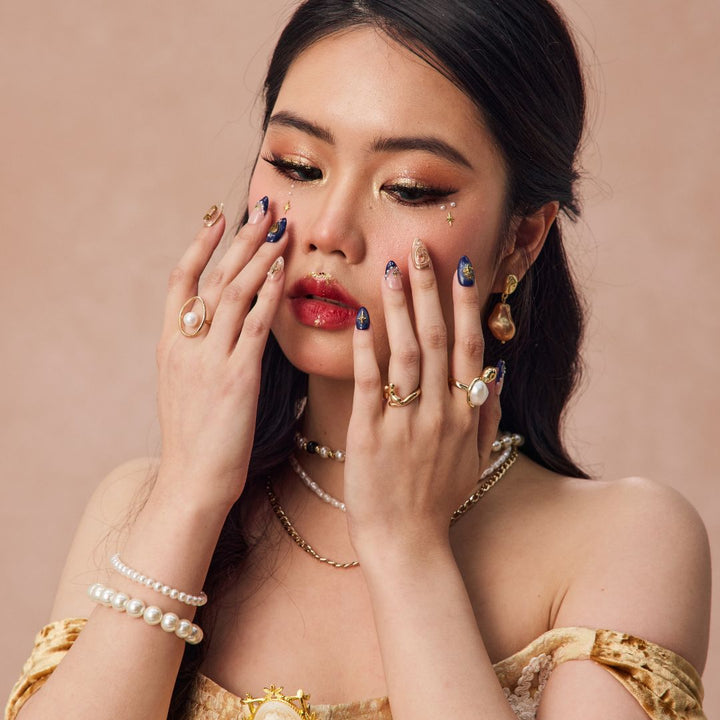 Indigo Aristocracy – Almond Press On Nails