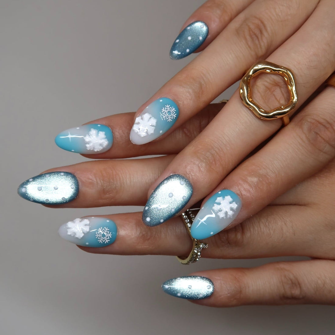 Into The Winter Press-On Nails