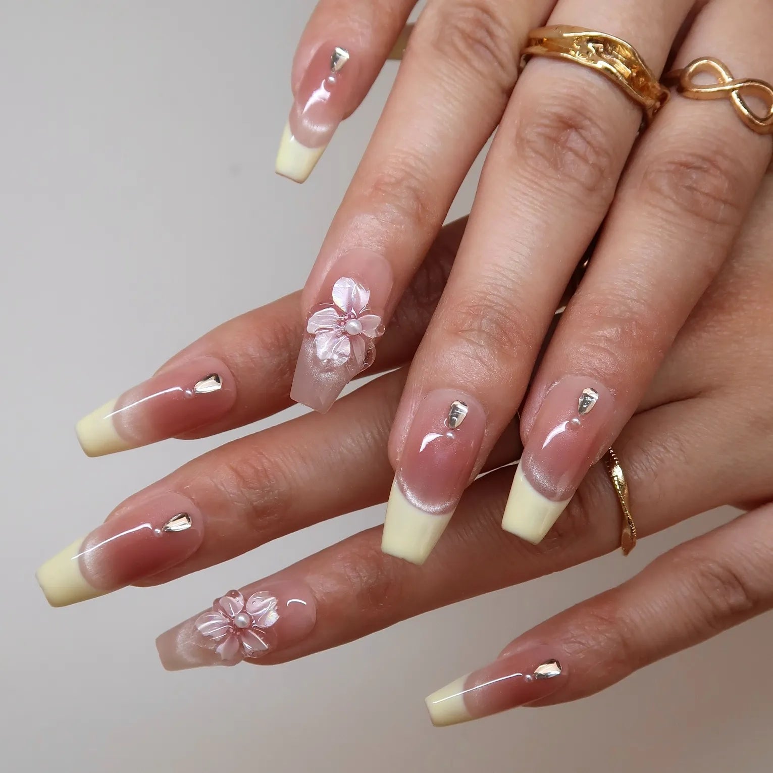 Jasmine's Whisper Press-On Nails