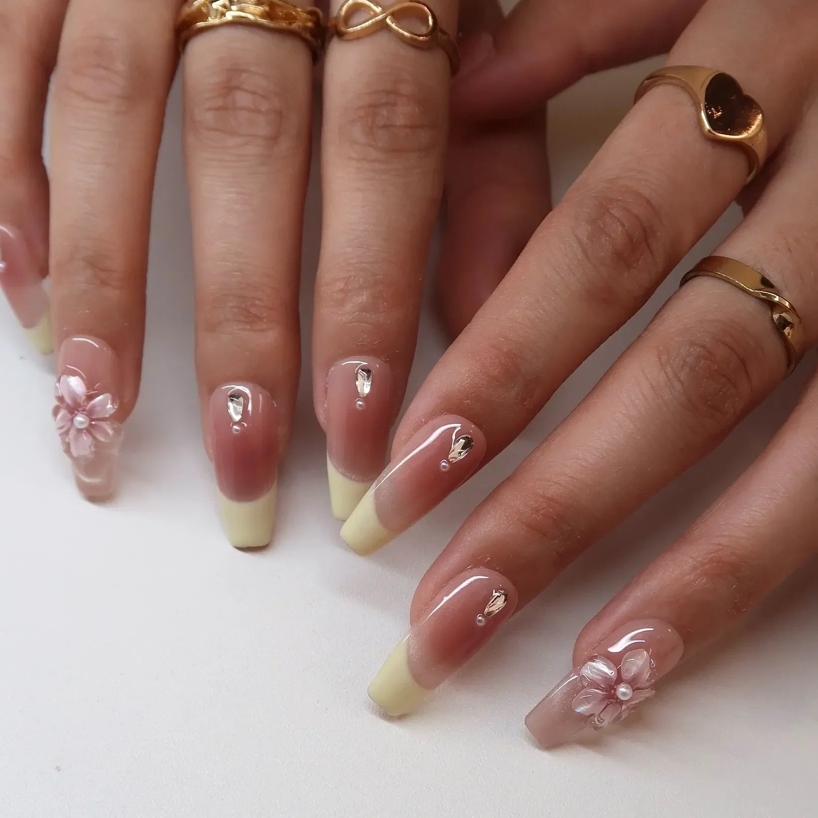Jasmine's Whisper Press-On Nails