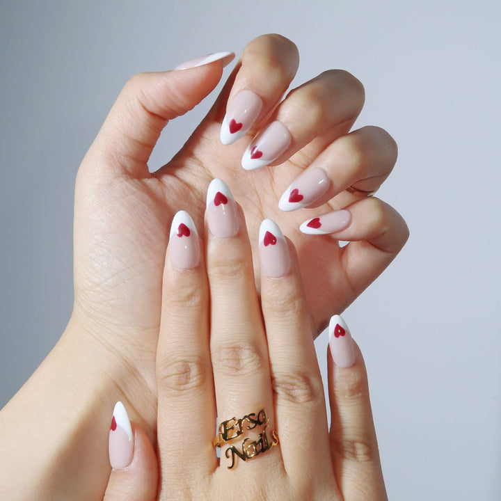 Little Heart – Almond Press On Nails