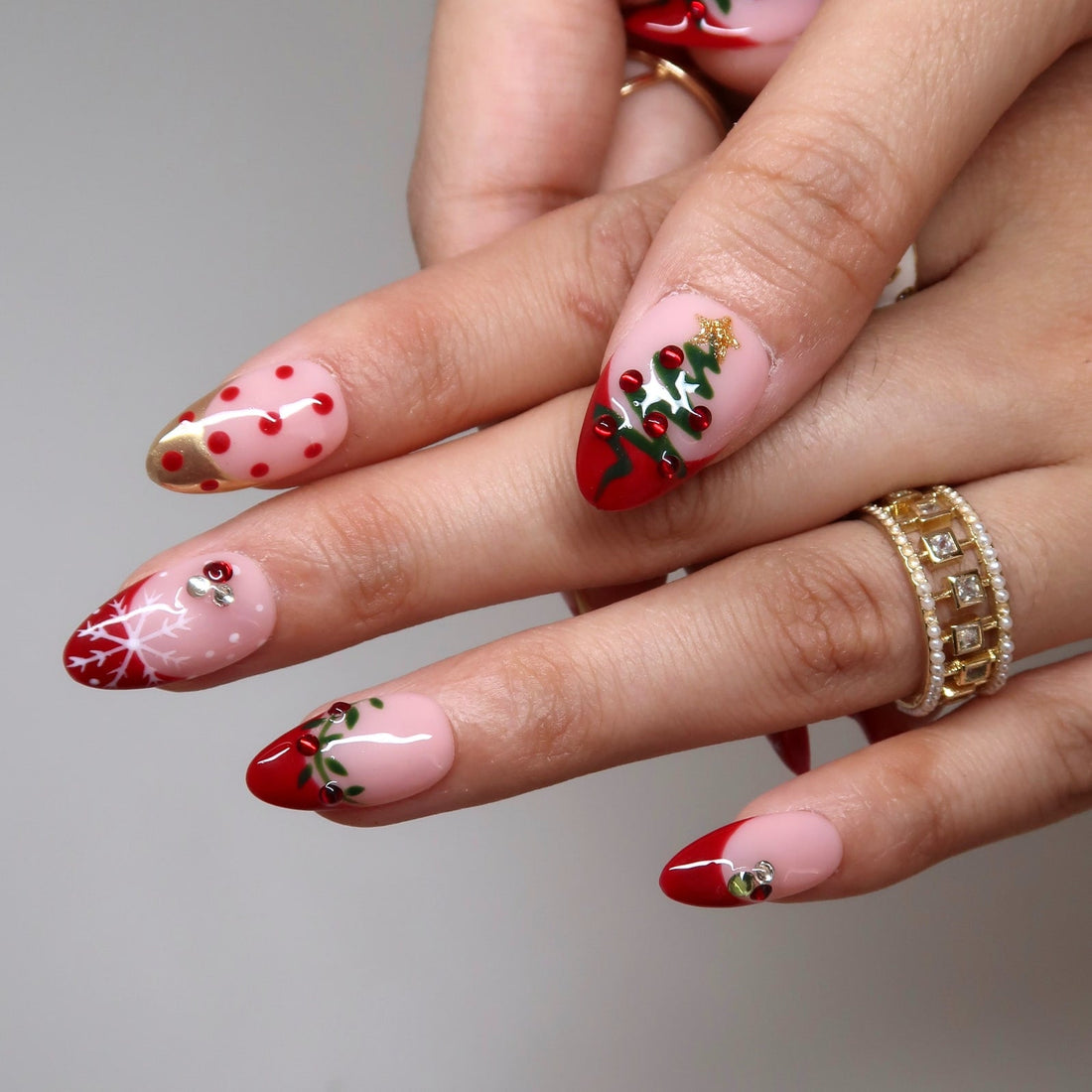 Mistletoe Kiss Press-On Nails