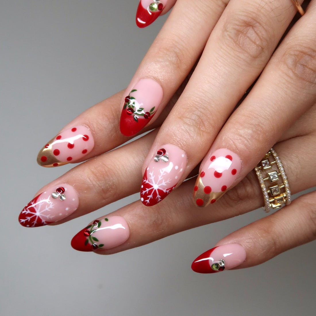 Mistletoe Kiss Press-On Nails