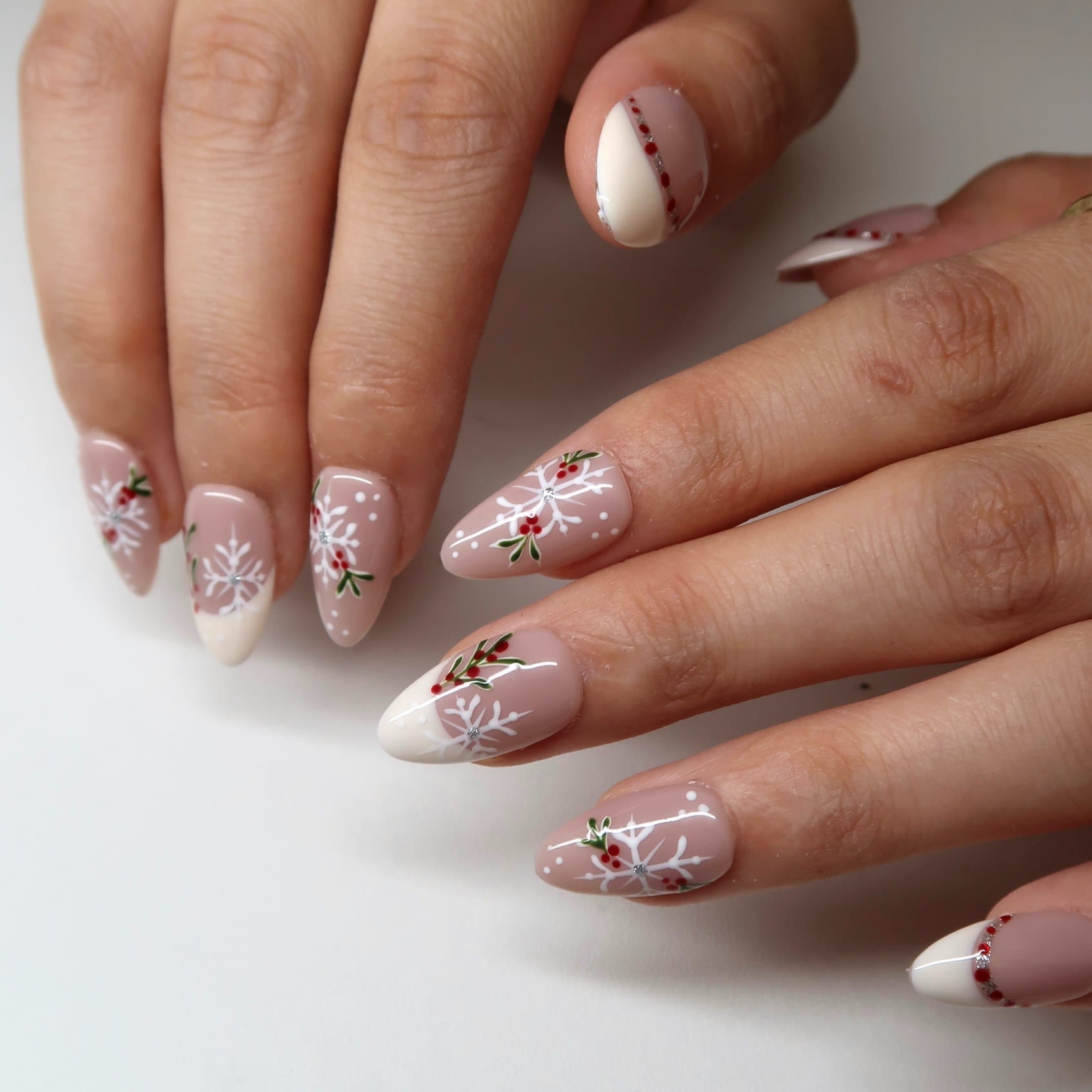 Mistletoe Glam Press-On Nails