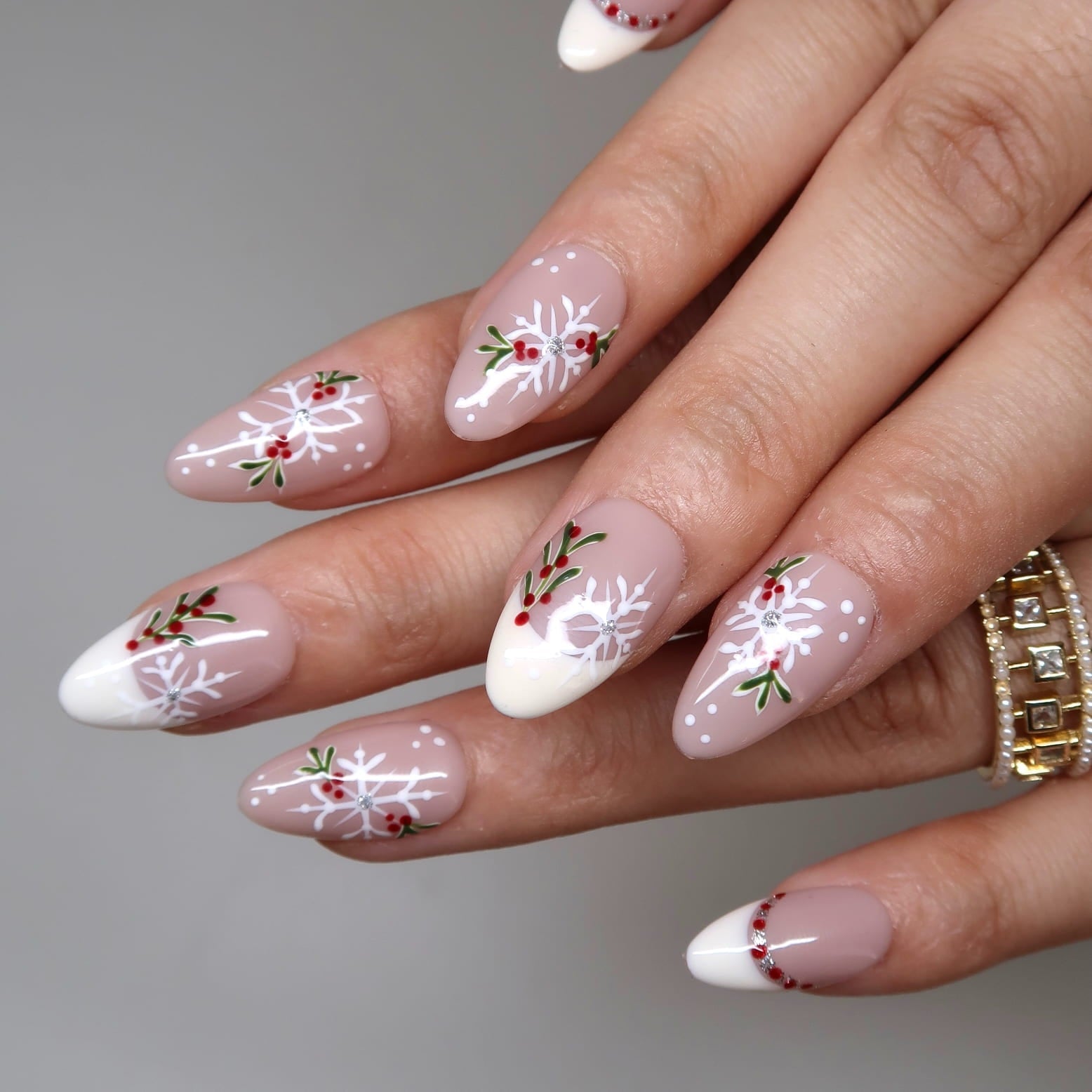 Mistletoe Glam Press-On Nails