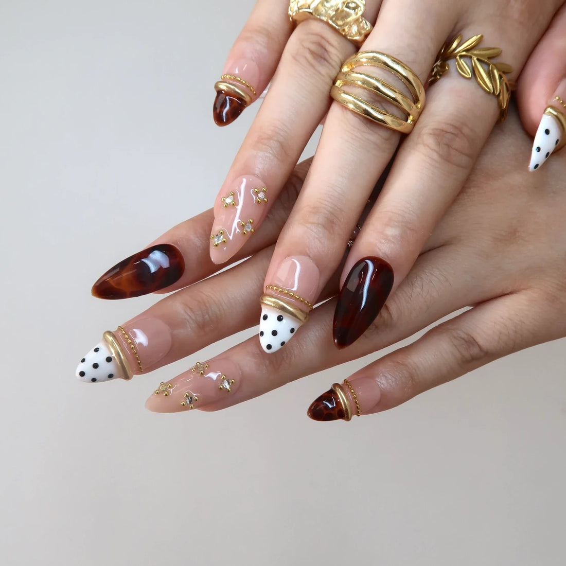 Mocha Latte – Medium Almond Tortoise Press On Nails