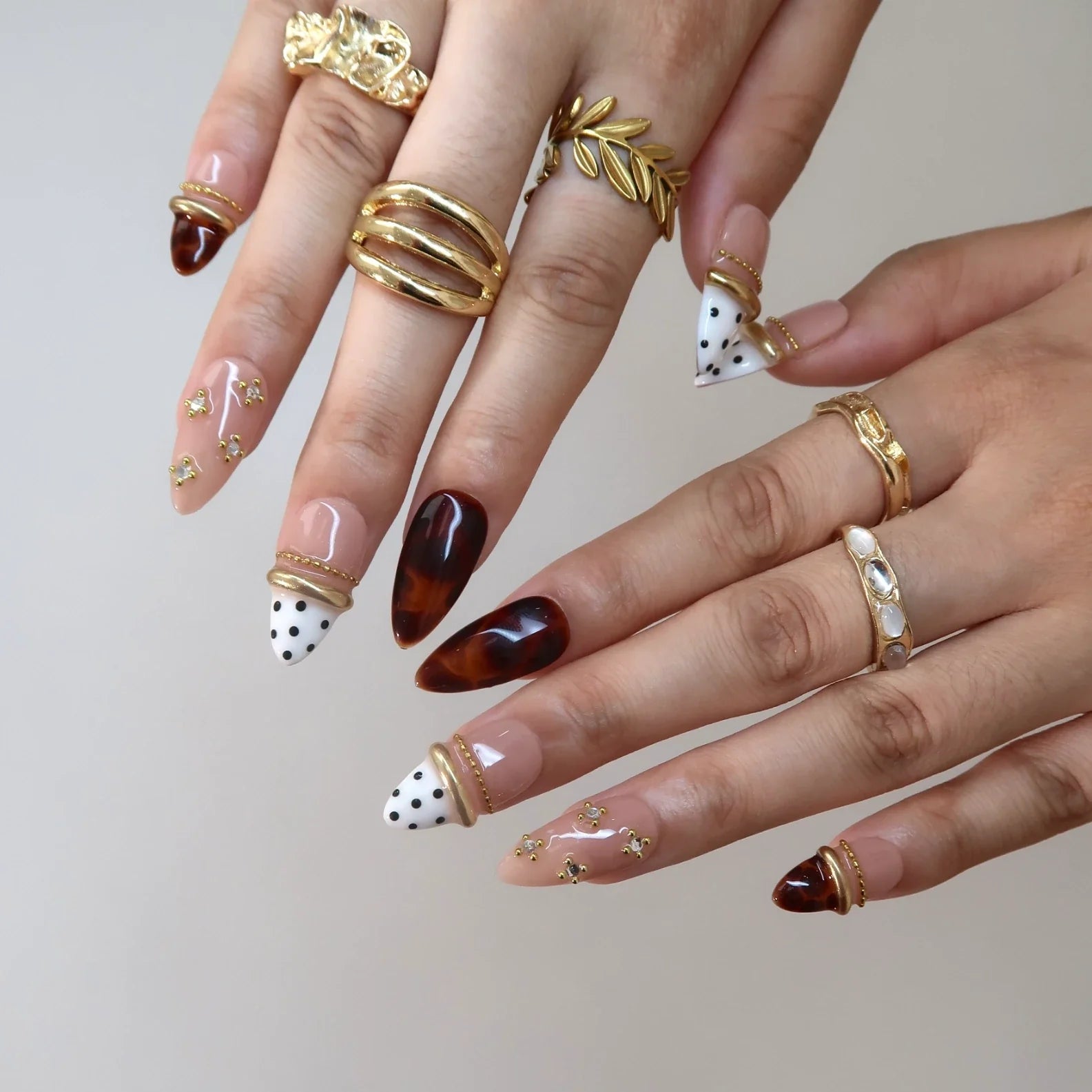 Mocha Latte – Medium Almond Tortoise Press On Nails