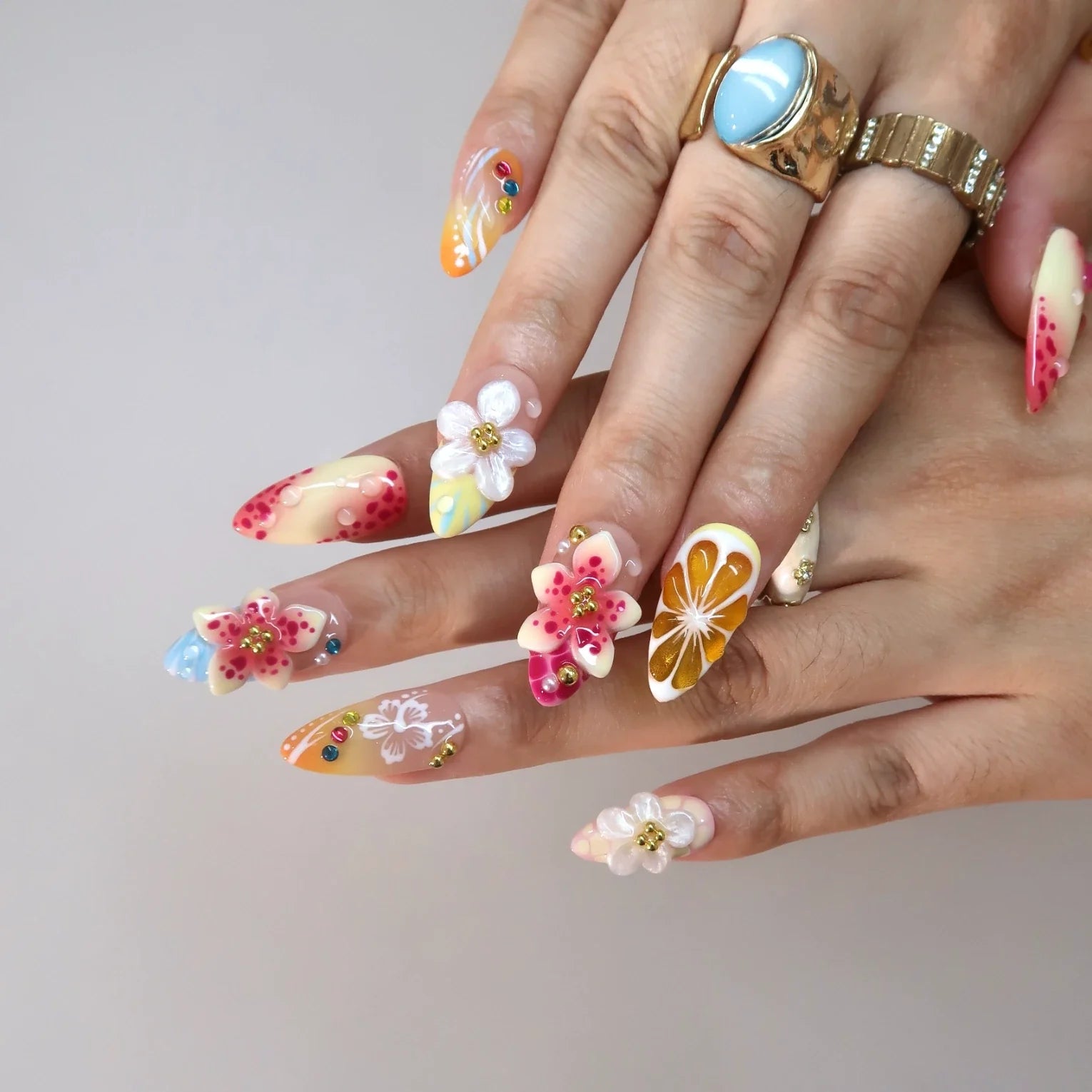 On Vacay – Medium Almond Tropical Summer Press On Nails