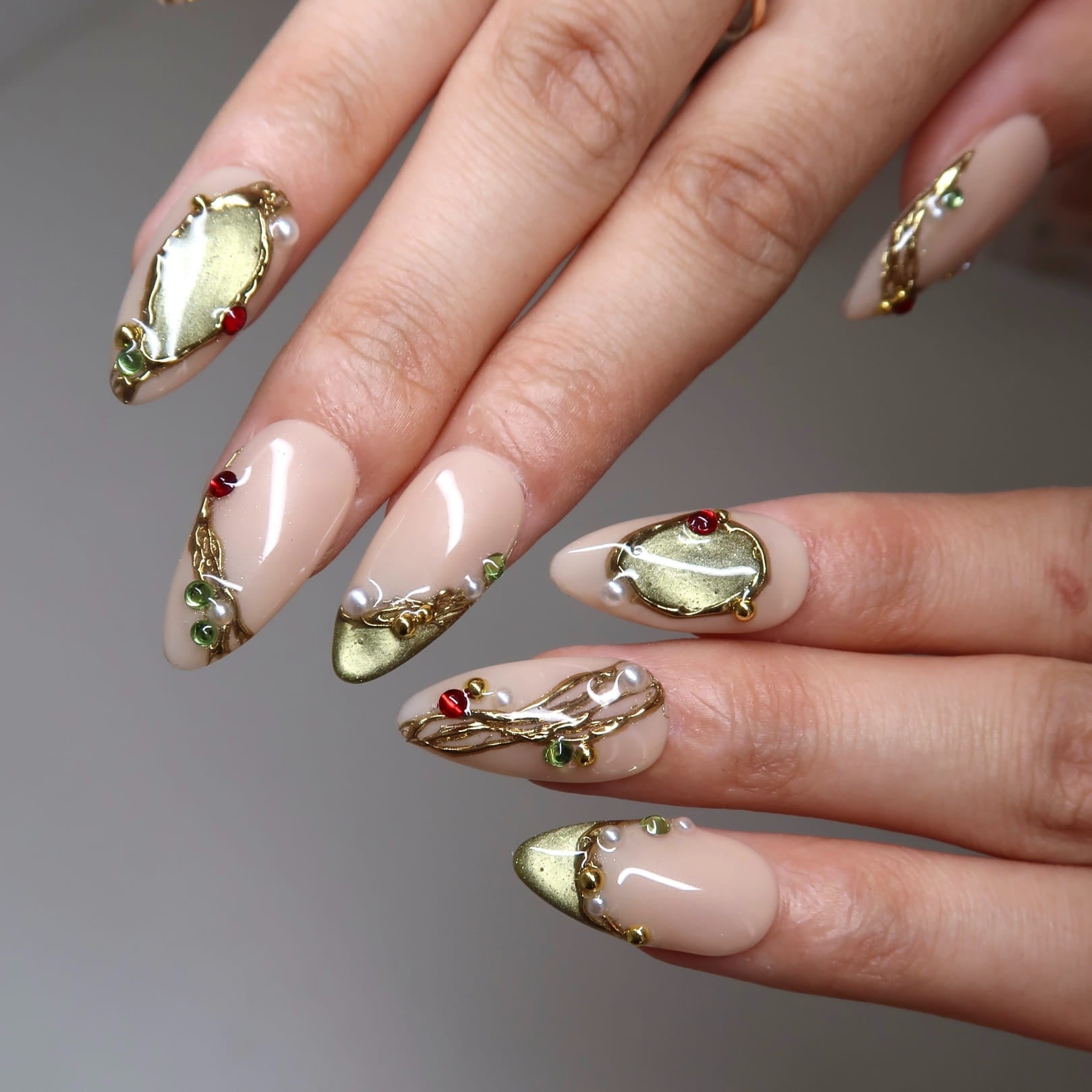 Pine Jewel Press-On Nails