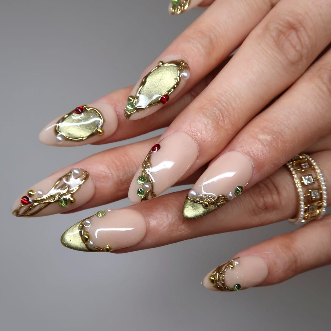 Pine Jewel Press-On Nails