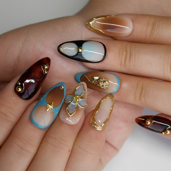 Queendom Royal Gold Press On Nails