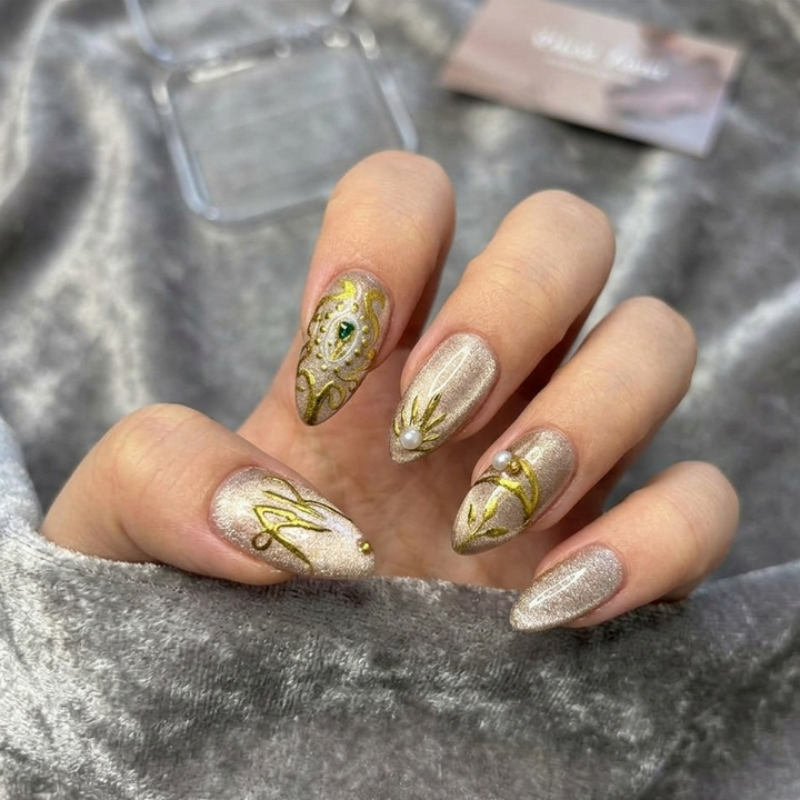 Royal Gold Sparkle Press-On Nails
