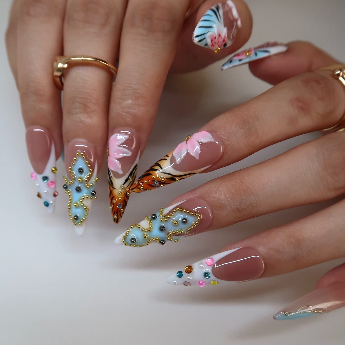 Señorita Helado Press-On Nails