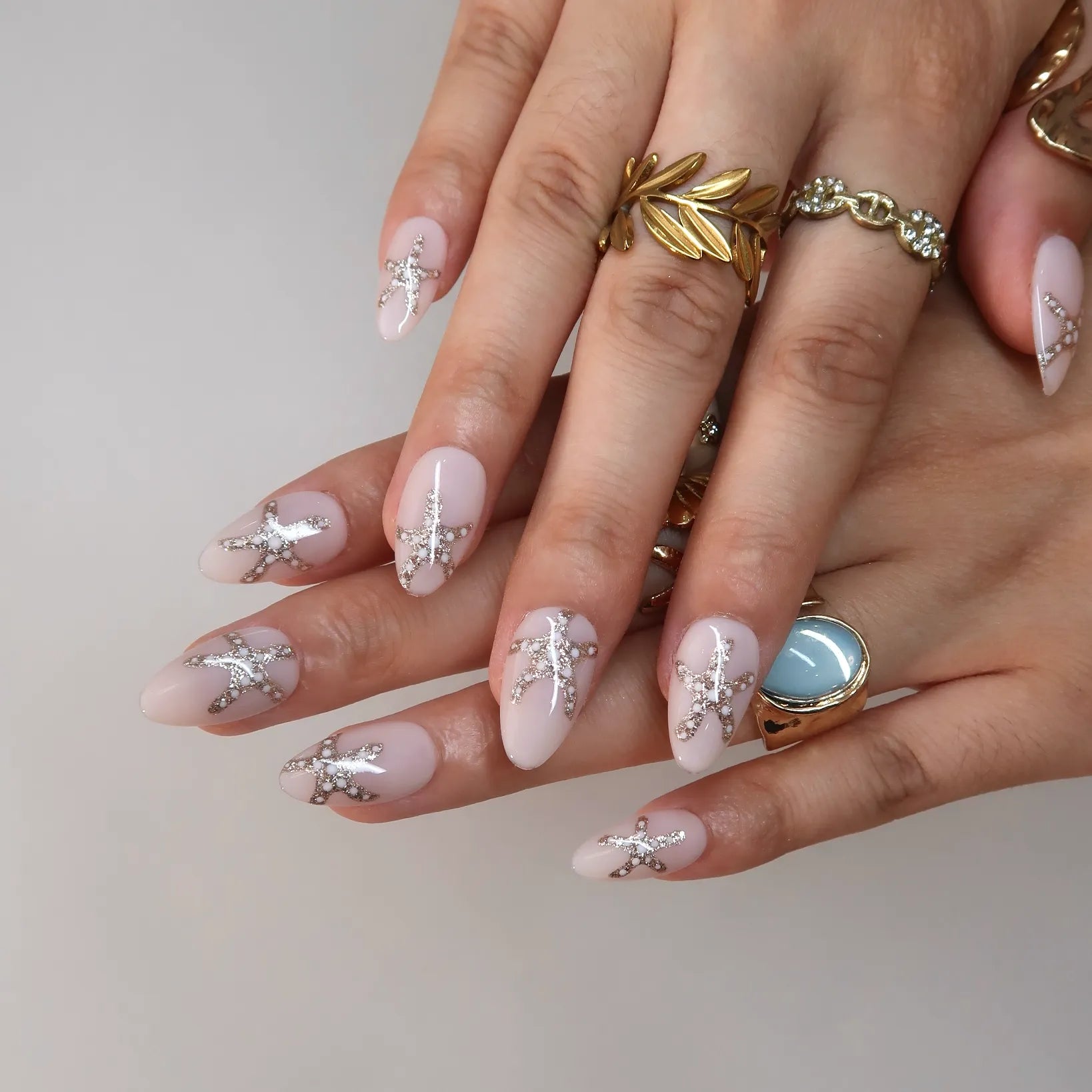 Shimmering Sea – Short Almond Starfish Press On Nails