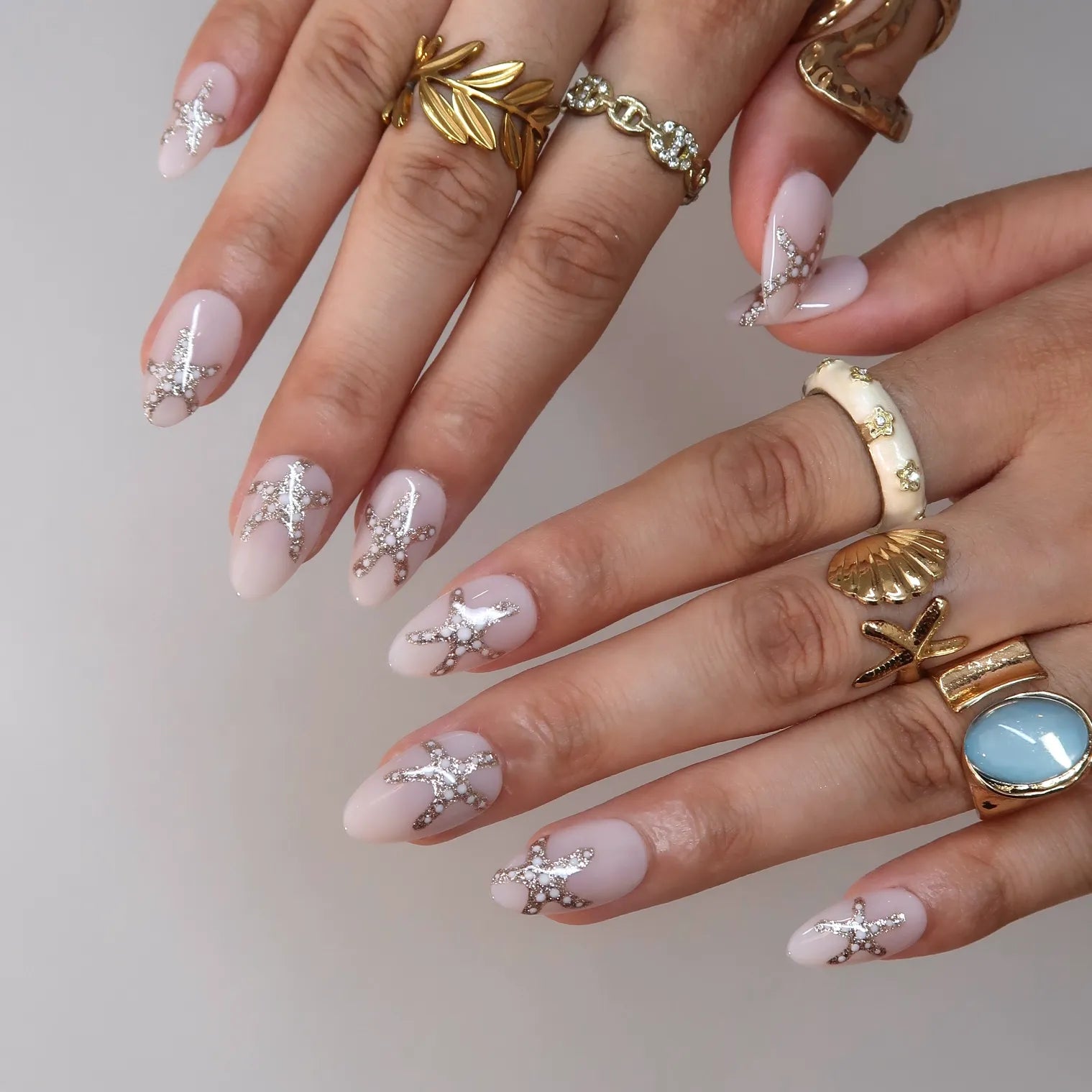 Shimmering Sea – Short Almond Starfish Press On Nails