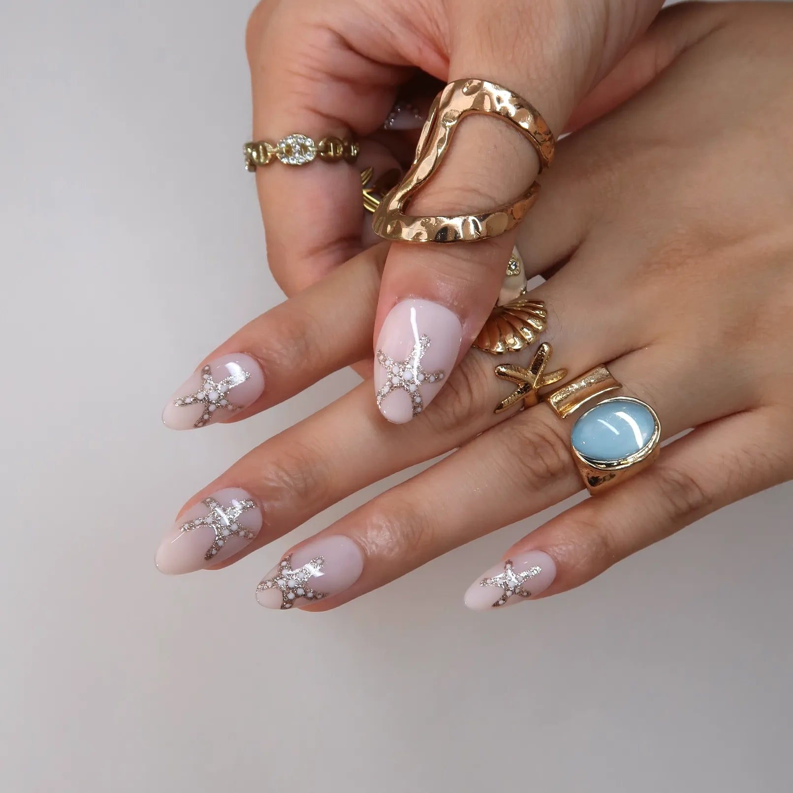 Shimmering Sea – Short Almond Starfish Press On Nails
