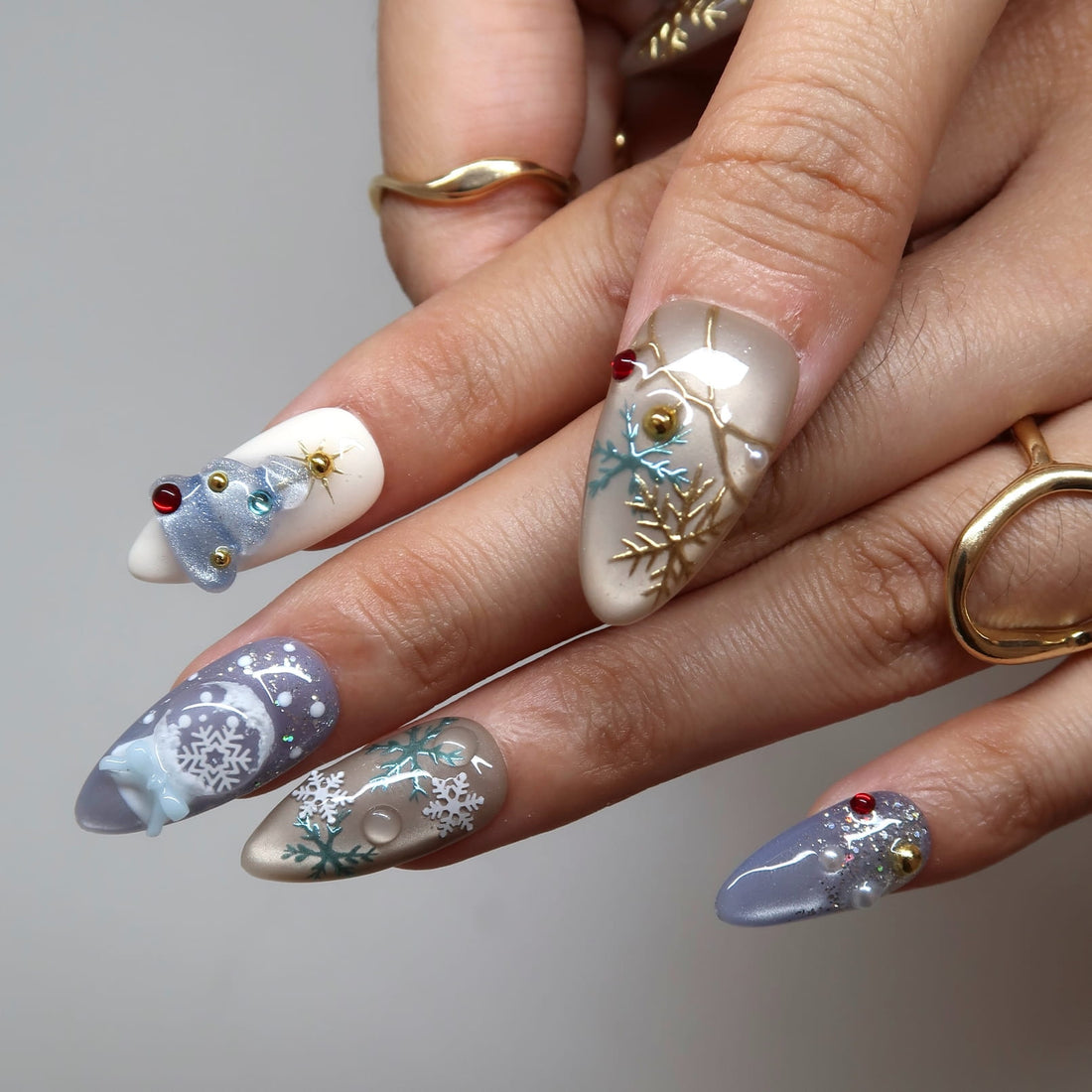 Snowy Melody Press-On Nails