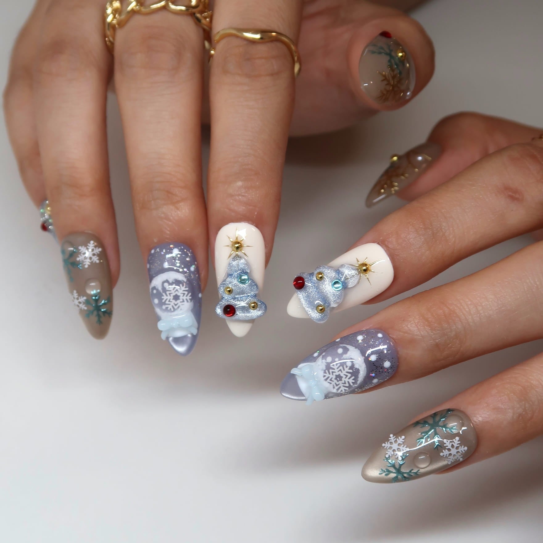 Snowy Melody Press-On Nails