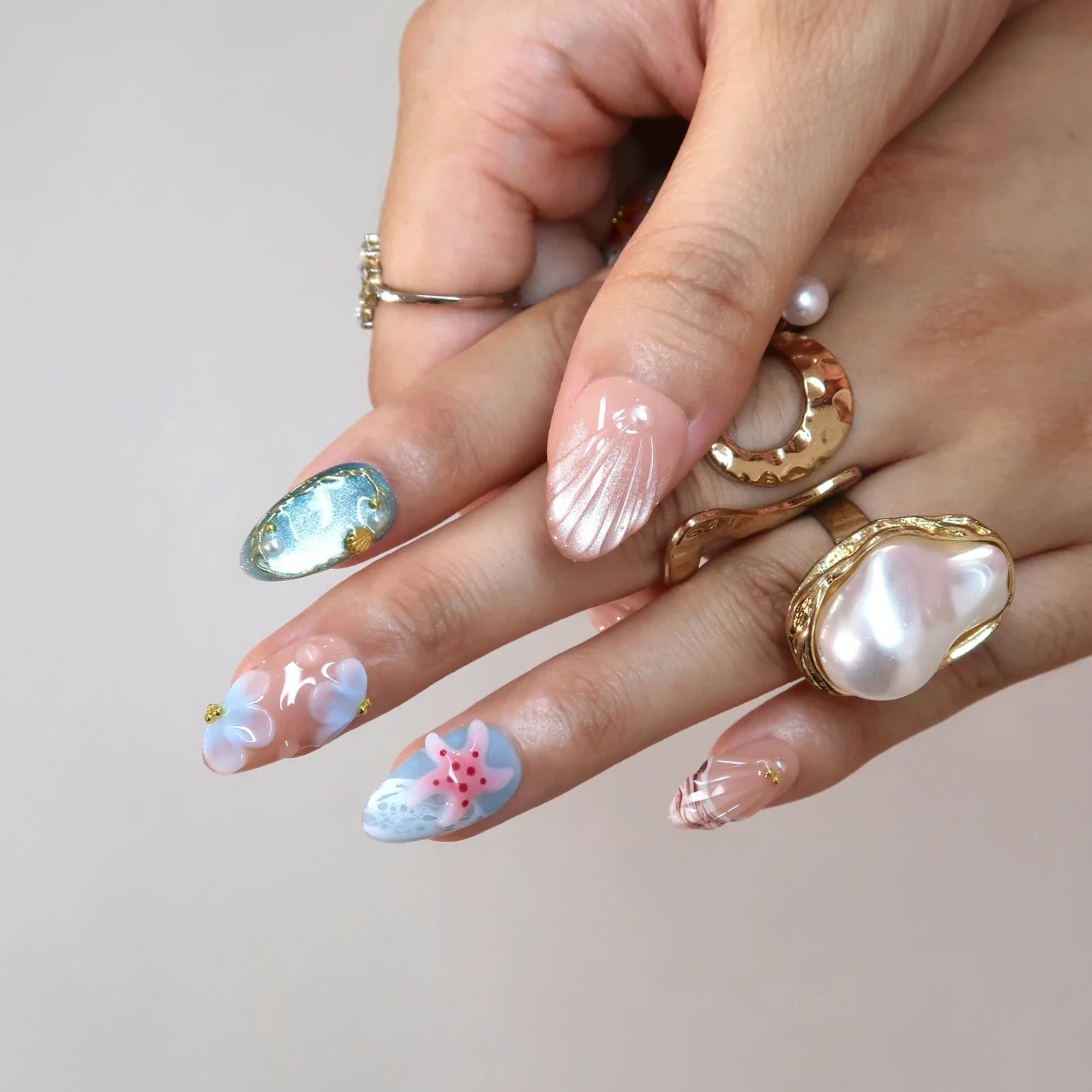 Summer Breeze – Short Almond Beach Press On Nails
