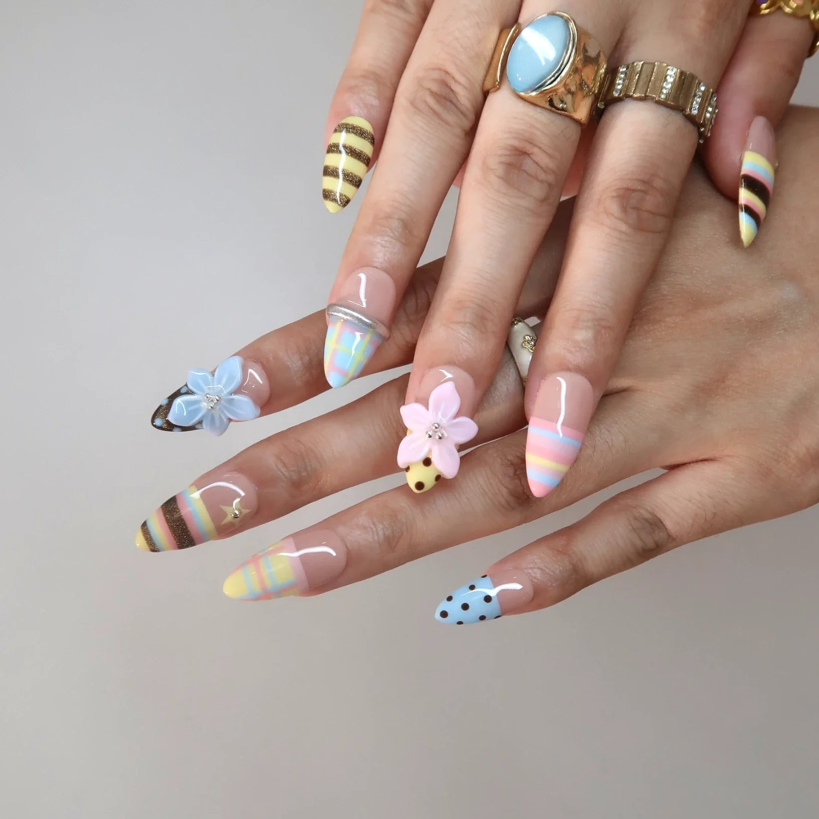 Sweet Escape – Medium Almond Pastel Press On Nails