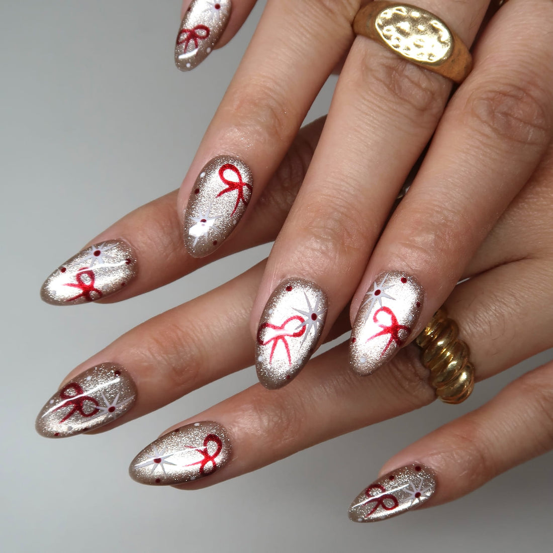 The Gift Press-On Nails