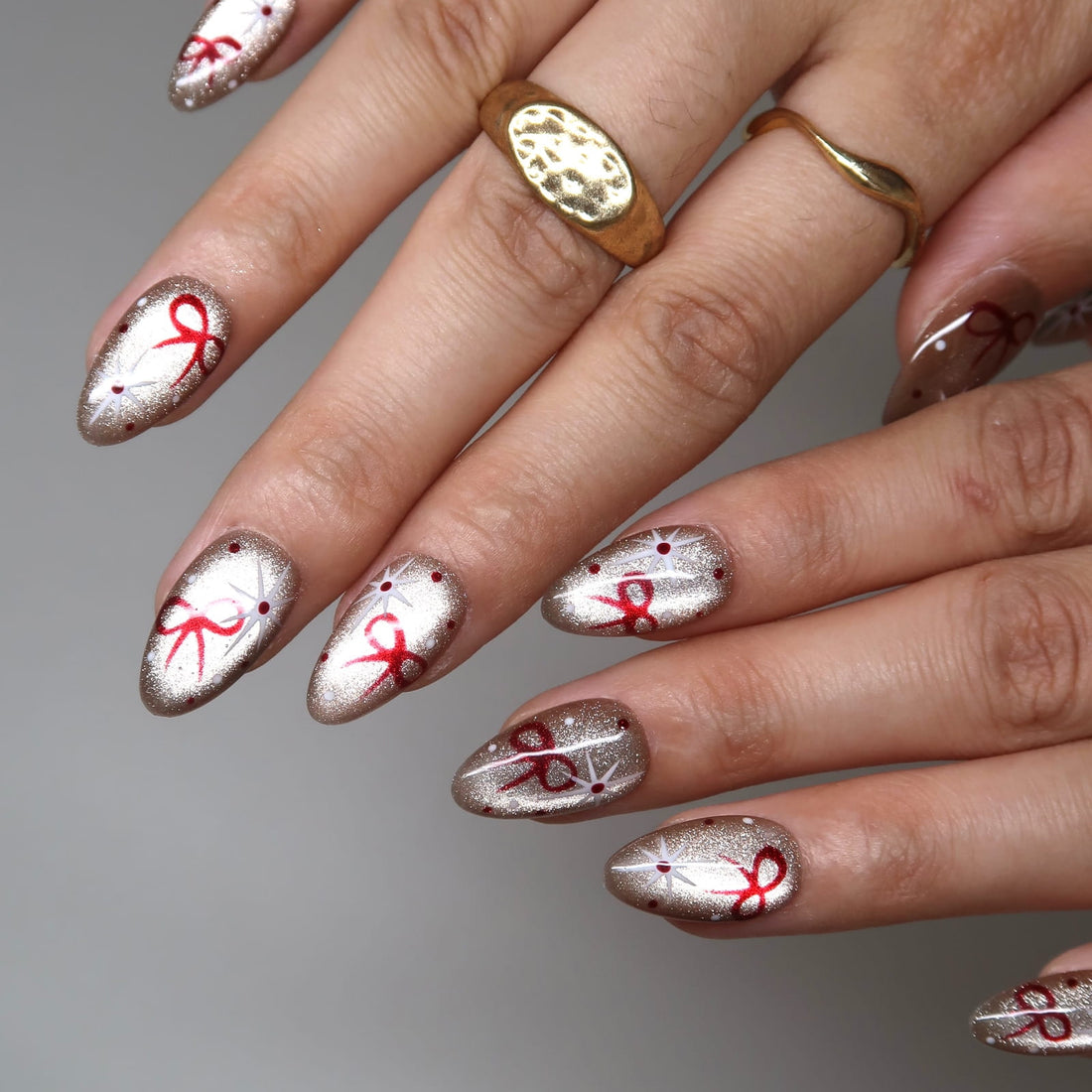 The Gift Press-On Nails