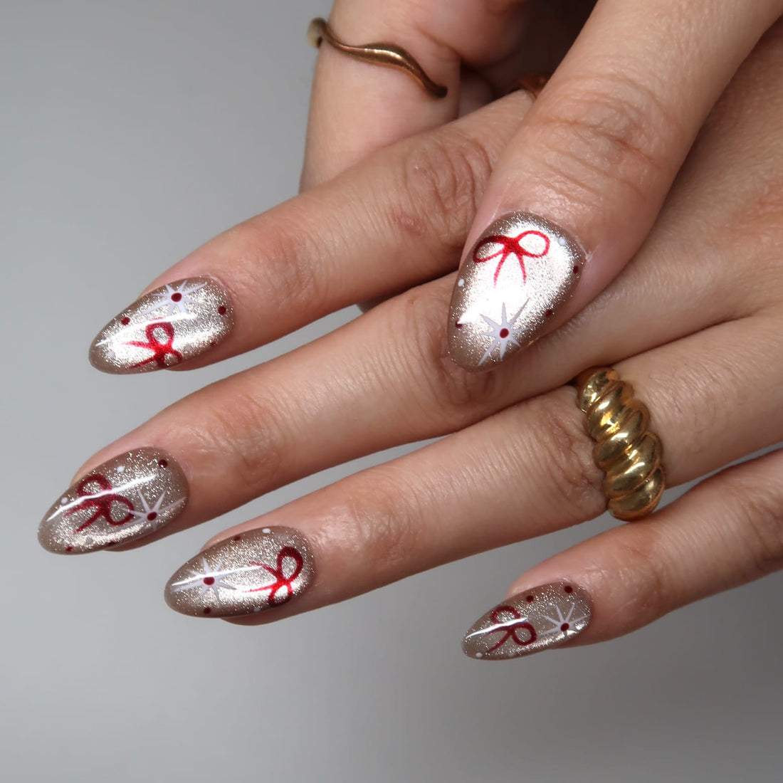 The Gift Press-On Nails