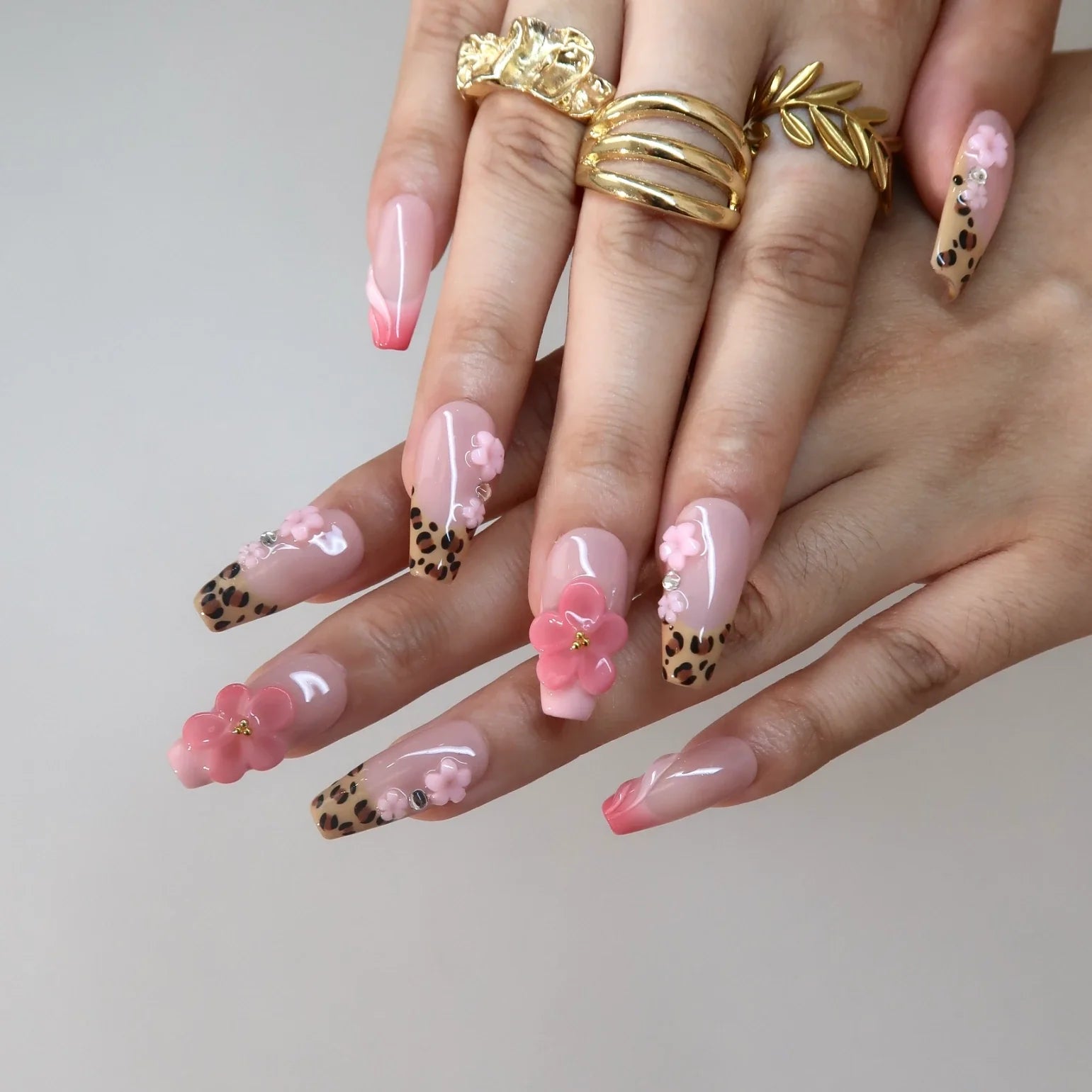 Wild Bloom – Medium Coffin Leopard Print Press On Nails