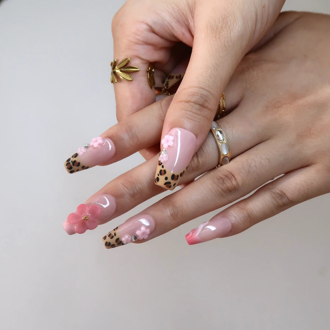 Wild Bloom – Medium Coffin Leopard Print Press On Nails