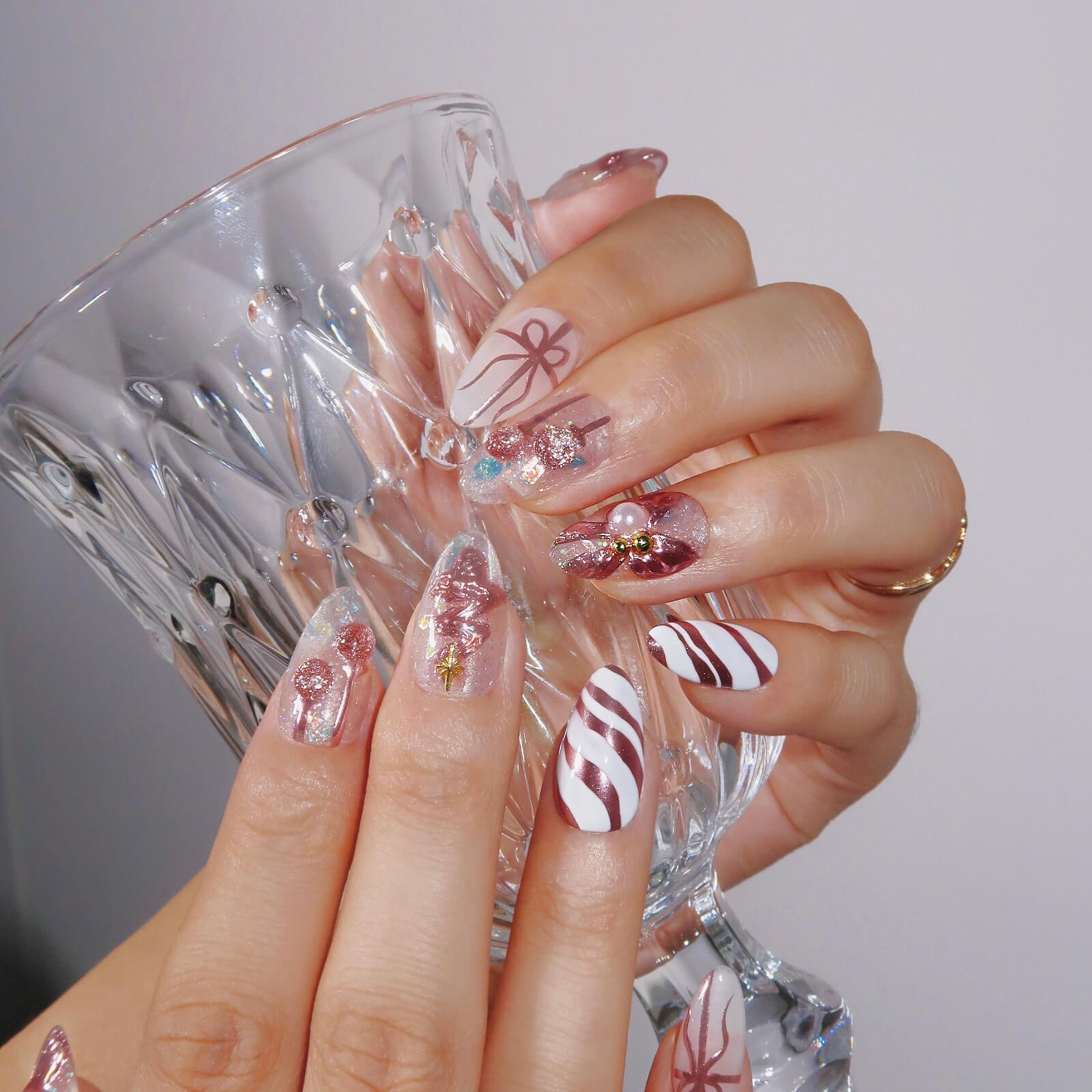 Under the Mistletoe Press-On Nails