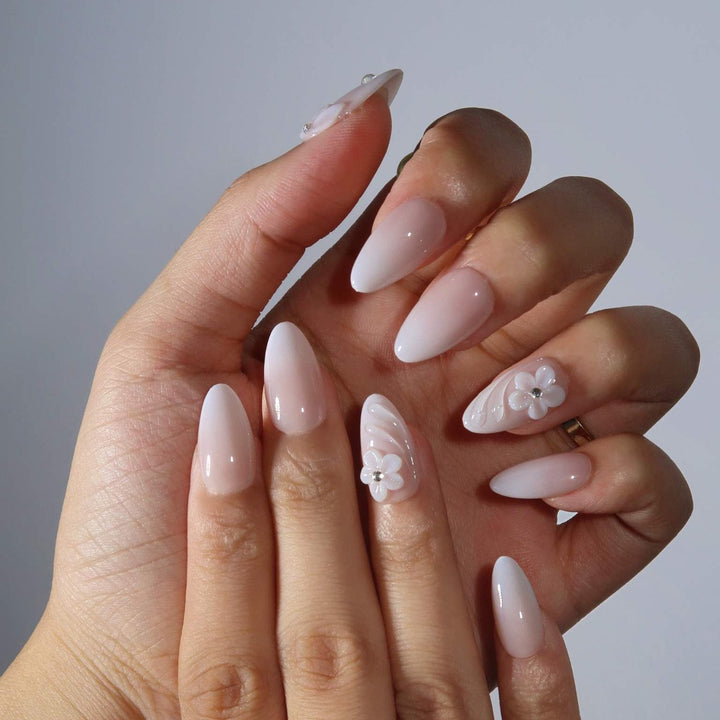 Venus – Almond Press On Nails