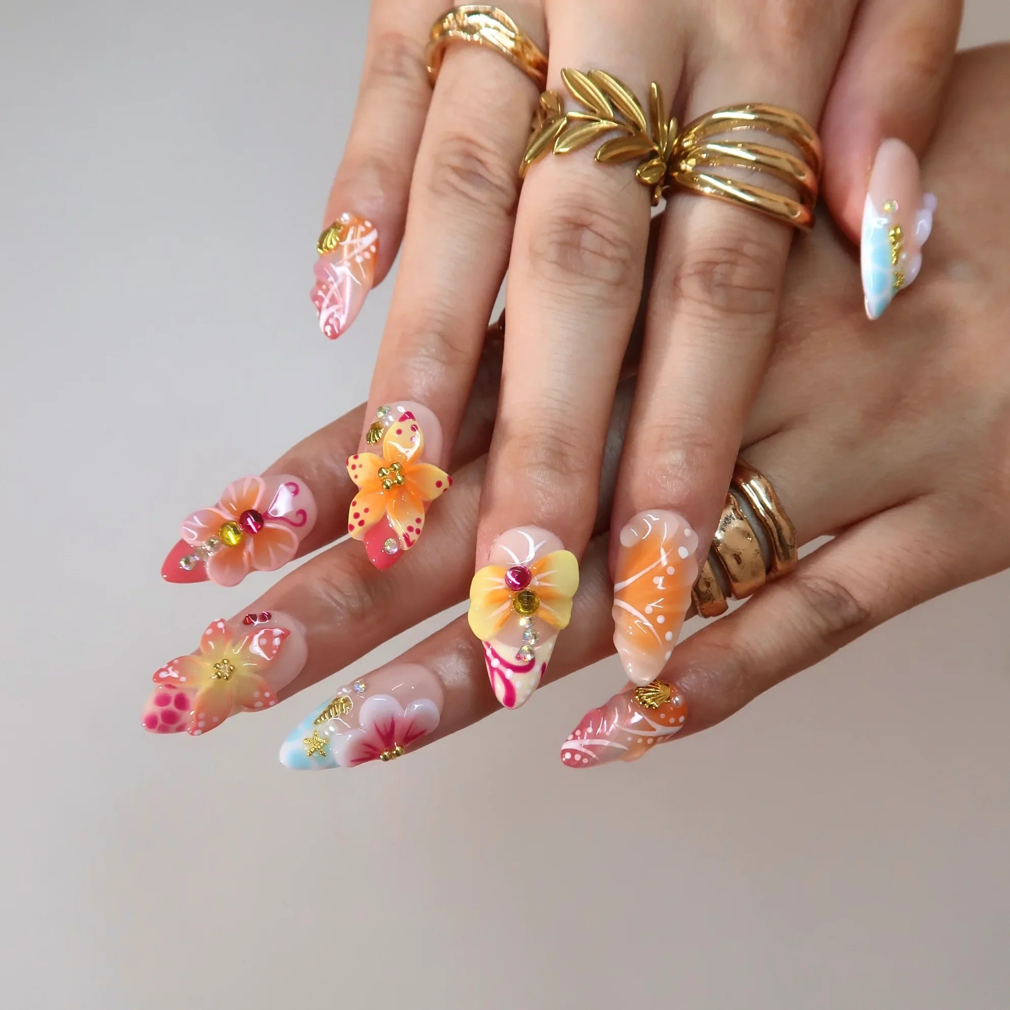 Warm & Colorful – Medium Almond Tropical Press On Nails