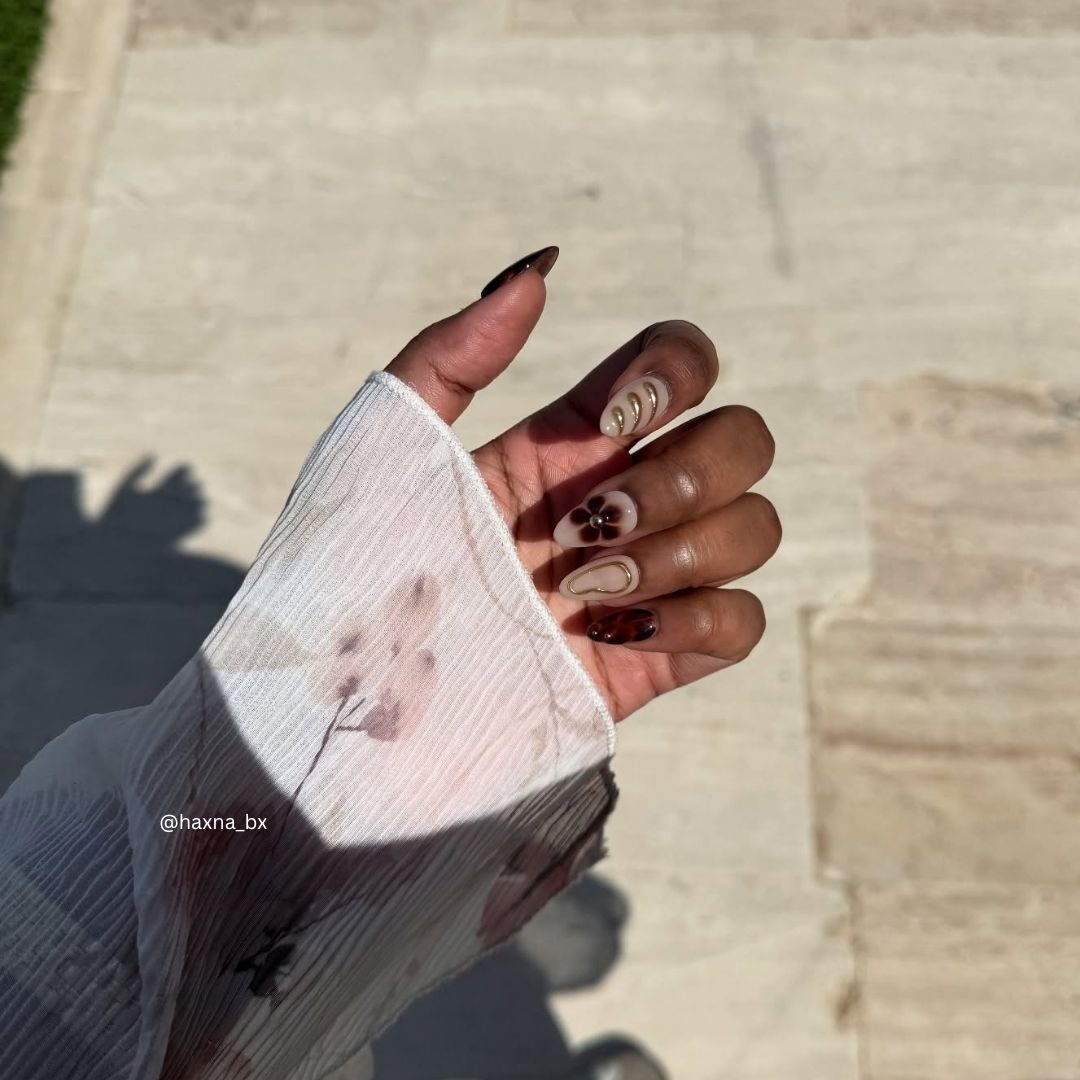 Amber Whisper – Almond Press On Nails