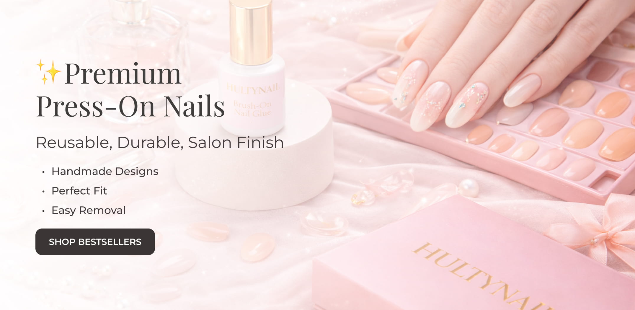 Luxury press-on nails set with nude and gold designs – reusable salon nails in minutes with Hultynail packaging